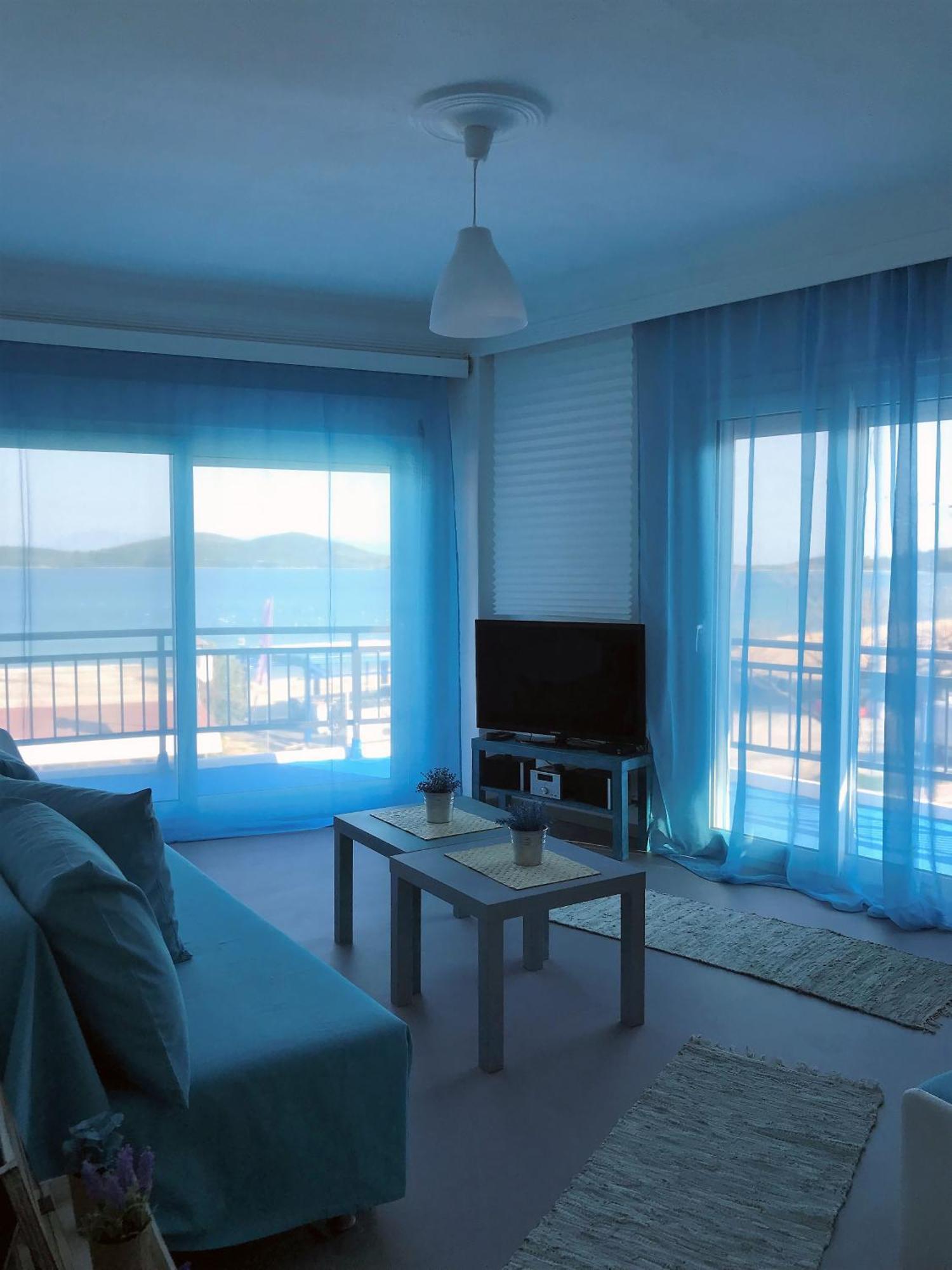 Апартаменти Upper Deck Apt. Неа-Перамос Екстер'єр фото