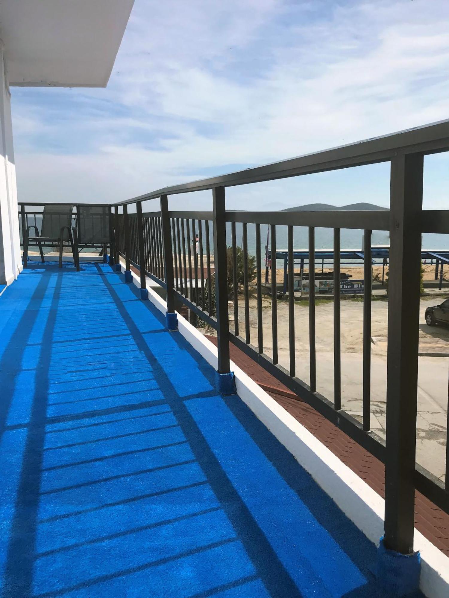 Апартаменти Upper Deck Apt. Неа-Перамос Екстер'єр фото
